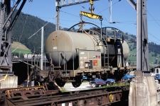 BEMO 2296113 - H0m - Kesselwagen P, RhB, Ep. IV - Wagen 3